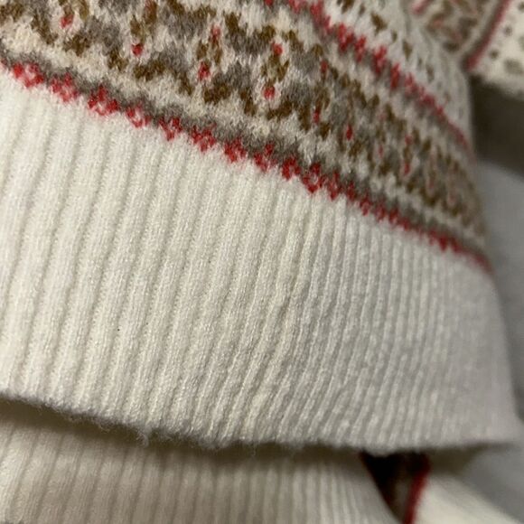 AE Whoa So Soft Fair Isle Crewneck Relaxed Knit Cream Tan Red Preppy Sweater - Picture 16 of 16